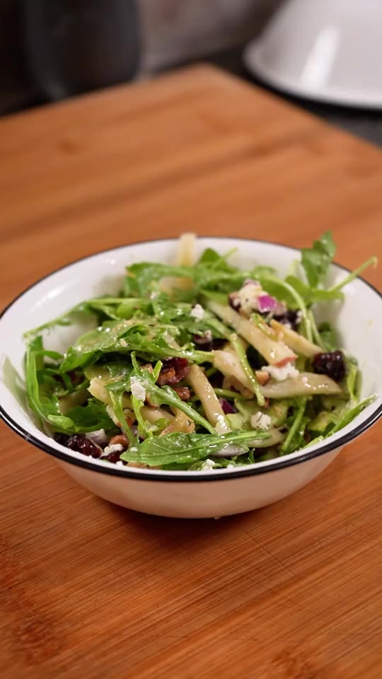 Apple arugula walnut salad
